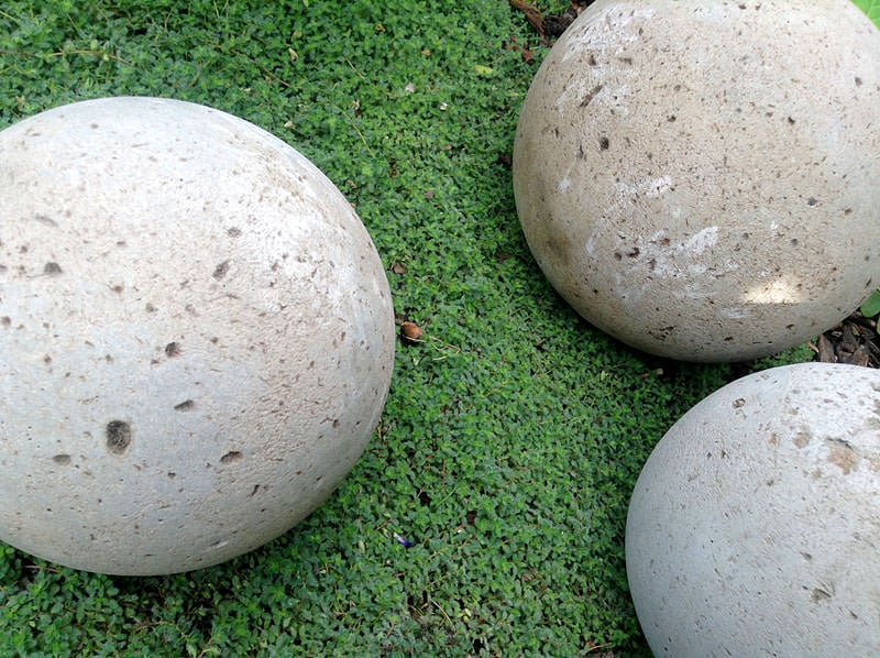 Easy DIY Concrete Garden Spheres Tutorial • The Garden Glove